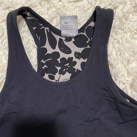Nike tank top bundle - Picture 3 of 4